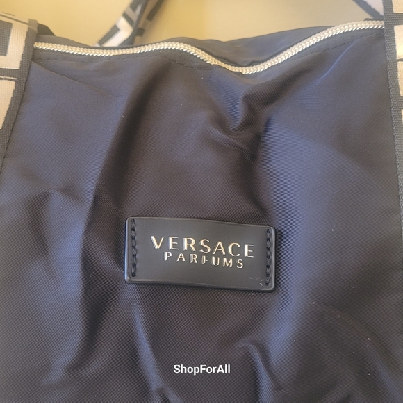 Versace - Picture 8 of 15